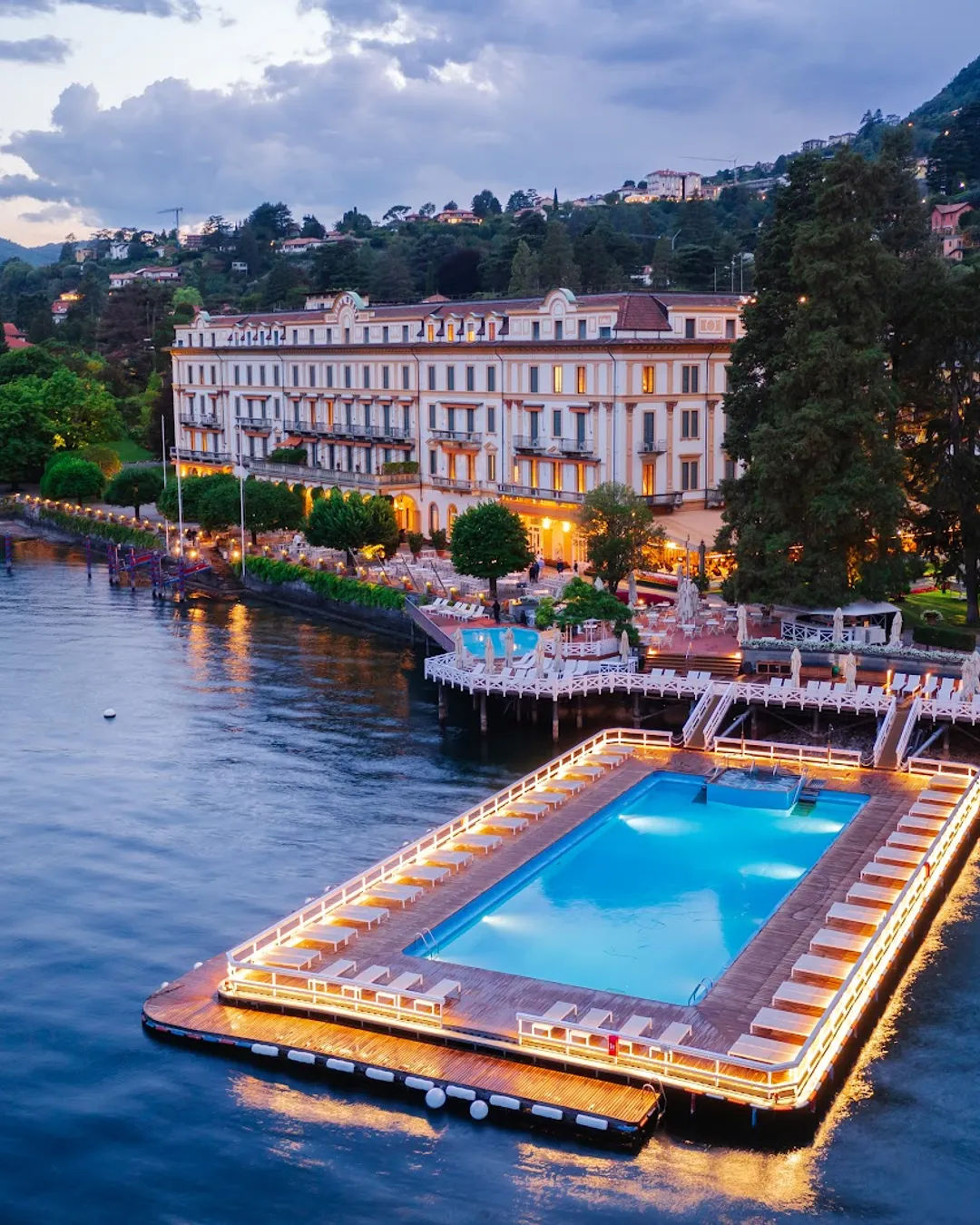 Villa d'Este lakeside hotel facade in Cernobbio